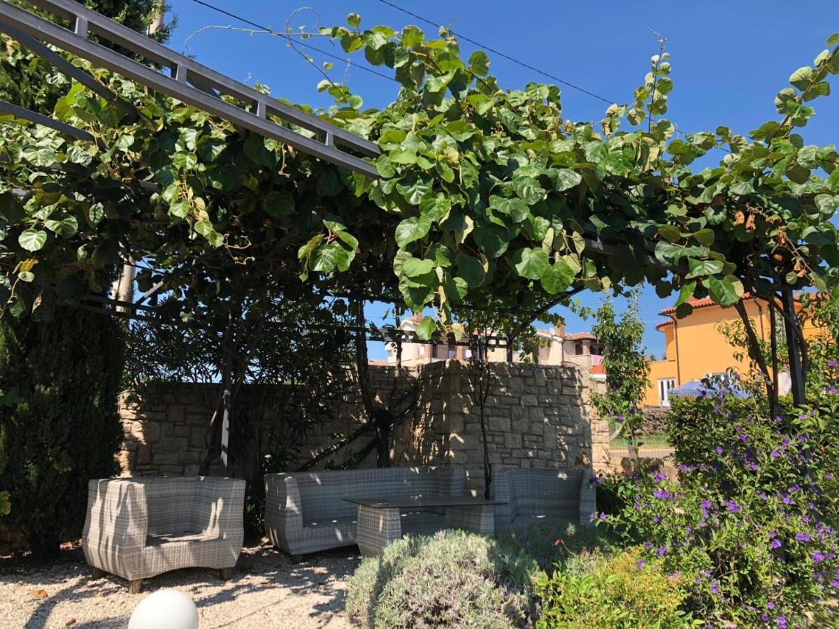 Casa Stefanie Βίλα Kaštelir Εξωτερικό φωτογραφία
